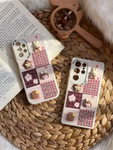 قاب موبایل سامسونگ دختر و بیسکوئیت برجسته قهوه ای کرم محافظ لنزدار - تصویر 2