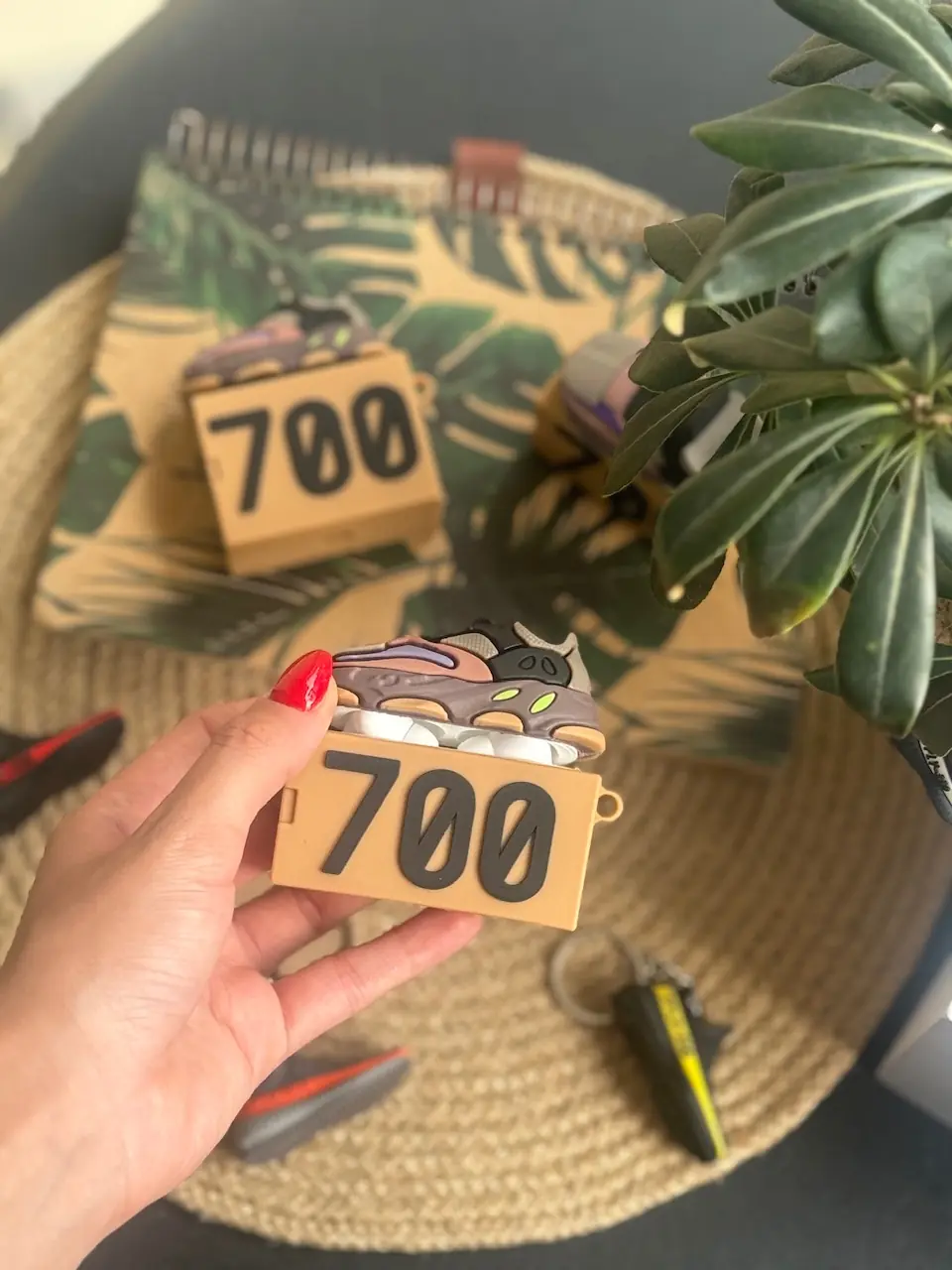 0491ba کاور ایرپاد Adidas YEEZY 700 (کدa0076) - تصویر 1