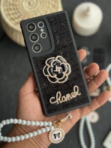 قاب موبایل سامسونگ شنل گل حصیری مشکی ( بدون بند ) - تصویر 3