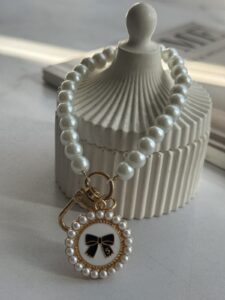 آویز و بند مرواریدی شنل