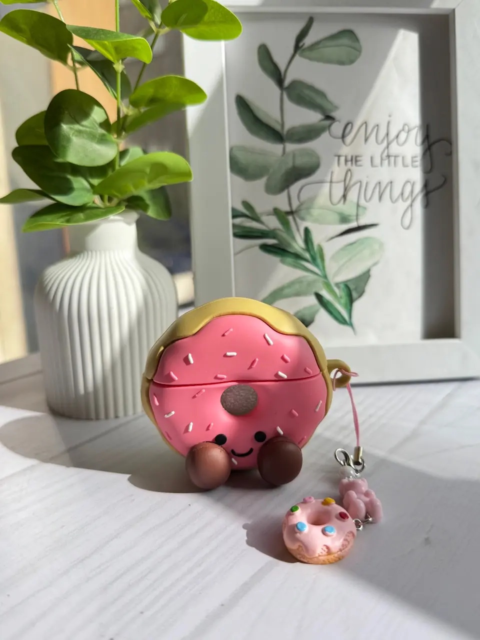 219271 کاور ایرپاد دونات صورتی سیلیکونی با آویز (کدa0237) - تصویر 1