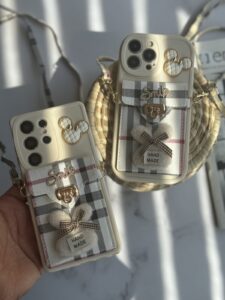 قاب موبایل سامسونگ میکی باربری جاکارتی دار + بندست بلند - تصویر 3