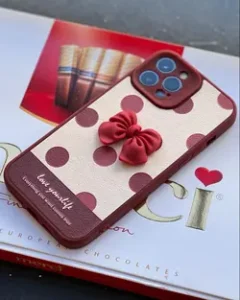 قاب موبایل آیفون خال خالی زرشکی پاپیون خمیری برجسته محافظ لنزدار