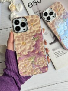 قاب موبایل آیفون گل خامه ای بنفش