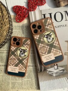 قاب موبایل آیفون باربری وینتیج استایل سگ قهوه ای محافظ لنزدار - تصویر 2