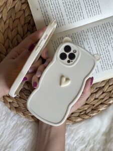 قاب موبایل آیفون گوش قلبی تک قلب کرمی - تصویر 3