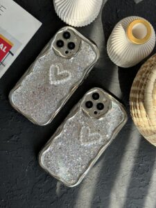 قاب موبایل آیفون پولکی نقره ای قلب مروارید برجسته - تصویر 3