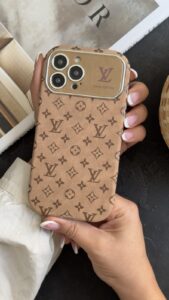 قاب موبایل آیفون لویی ویتون مخملی فونتی قهوه ای - تصویر 3