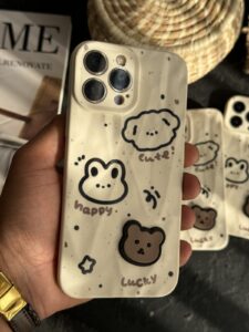 قاب موبایل آیفون خرس صخره ای قهوه ای برجسته