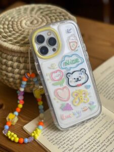 قاب موبایل آیفون خرس و پروانه نقاشی + بندست کوتاه - تصویر 2