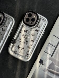 قاب موبایل آیفون پروانه و گل ریز نقره ای - تصویر 3