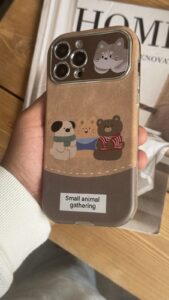 قاب موبایل آیفون مزرعه حیوانات قهوه ای دورنگ سنگشور - تصویر 2