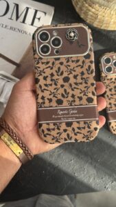 قاب موبایل آیفون گل رز رمانتیک گاردن قهوه ای - تصویر 3