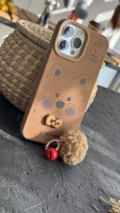 قاب موبایل( آیفون ) سگ بیگ فیس پاپی پاپیون برجسته + زنگوله پشمالو - تصویر 2