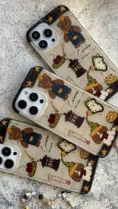 قاب موبایل ( آیفون ) خرس وینتر تایم قهوه ای ( بدون بند ) - تصویر 3