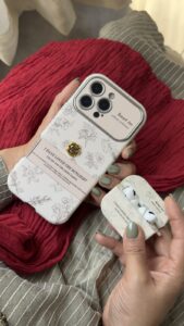 قاب موبایل آیفون گل طلایی انگلیسی الگانس محافظ لنزدار - تصویر 2