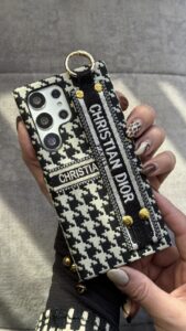 قاب موبایل ( آیفون - سامسونگ ) دیور پاریس زبرا پارچه ای لندیارد