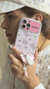 قاب موبایل آیفون خرگوش سوییت بانی + بند عروسکی - تصویر 3