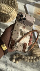 قاب موبایل ( آیفون ) گل رز فلورا قهوه ای + بندست چرمی - تصویر 2