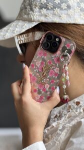 قاب موبایل ( آیفون - سامسونگ ) سن لورن شکوفه گل رز + آویز گل رز - تصویر 3