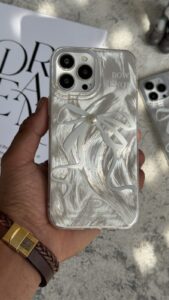 قاب موبایل آیفون بونات پاپیون شاینی نقره ای تک مروارید - تصویر 3