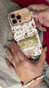 قاب موبایل موبایل آیفون استرابری گاردن + بند و استند ست - تصویر 3