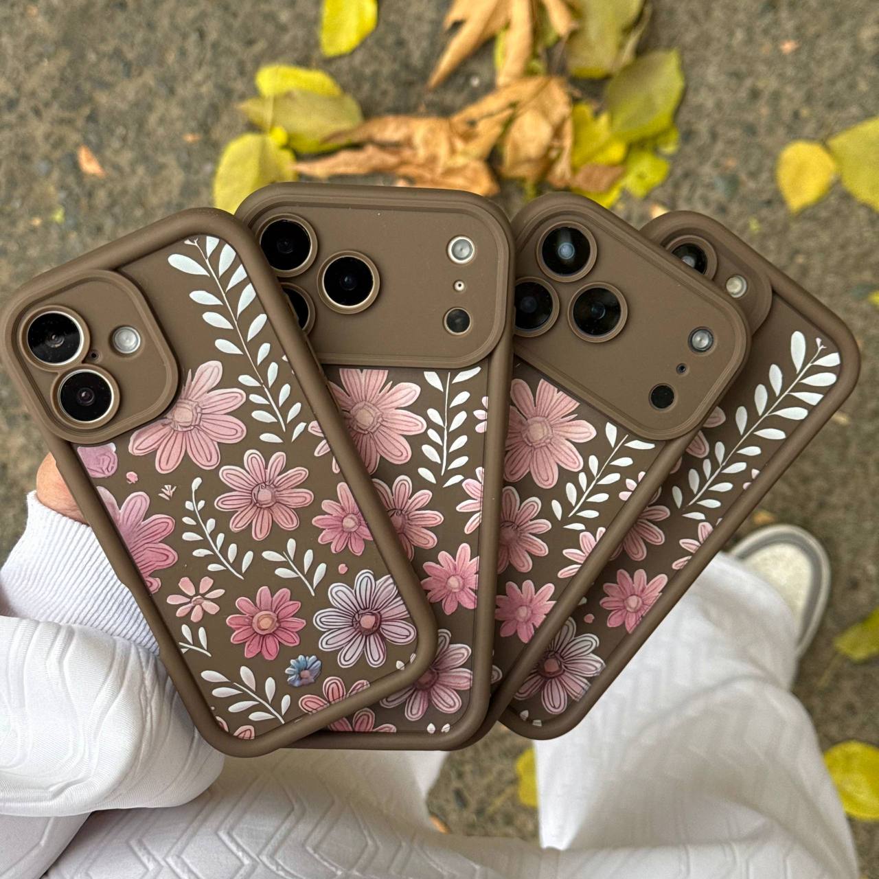 photo_2025-12-30_20-37-47 قاب گوشی آیفون مدل Mono mocha Floral - تصویر 1