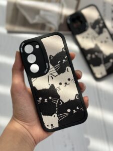 قاب موبایل آیفون گربه های کیوت سیاه و سفید محافظ لنزدار