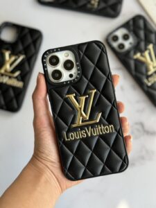 قاب موبایل آیفون لویی ویتون چرمی لوگو فلزی