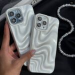 قاب گوشی آیفون طرح مينيمال كيس اكليلي صدفي موجدار - تصویر 2